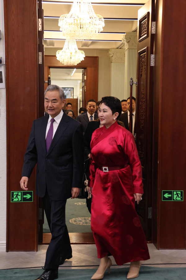 共见记者4.600.jpg